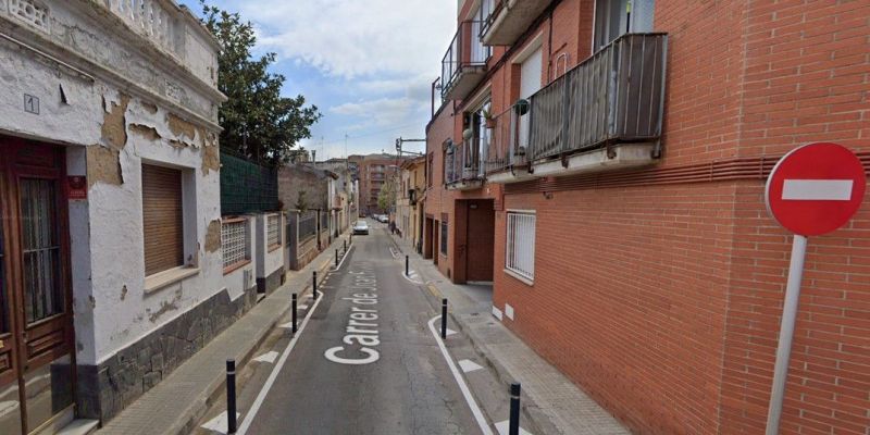 Talls de trànsit al carrer Llobateras i al carrer Joan Fiveller