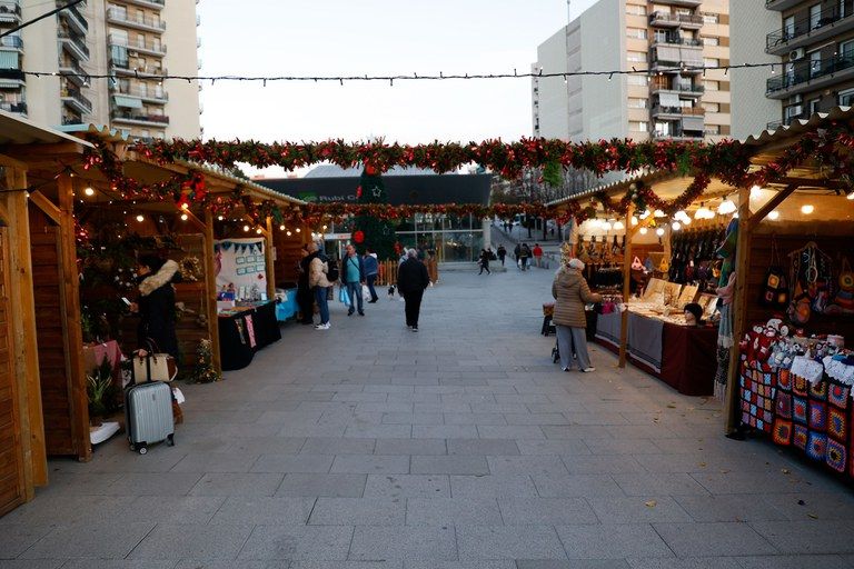 Arrenca Una Nova Edici De La Fira De Nadal I El Rac De Les Illusions