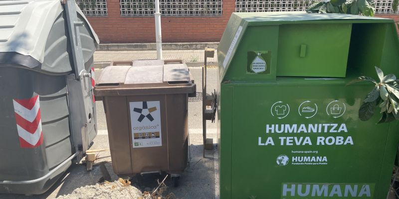 Un contenidor d'Humana a la urbanització de Can Serrafossà. FOTO: Redacció 