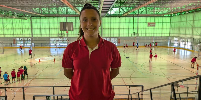 Núria Salvador, jugadora de futbol sala al primer equip femení de l'Esportiu Rubí. FOTO: Estela Luengo