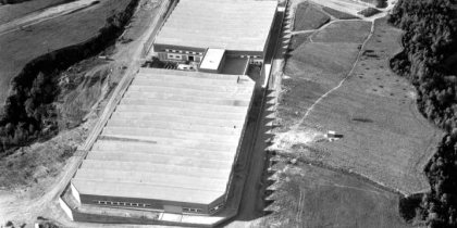 Hi podem veure les naus de la indústria Vicente Campos, a l’actual Polígon Industrial de Can Jardí. Foto: Carlos Rodríguez Escalona|Fons de l’Institut Cartrogràfic i Geològic de Catalunya