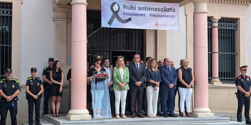 Mar Lobato Diaz, treballadora municipal i companya de la Pilar, ha recollit en un emotiu text el record d’algunes companyes de la corporació. FOTO: E.L.