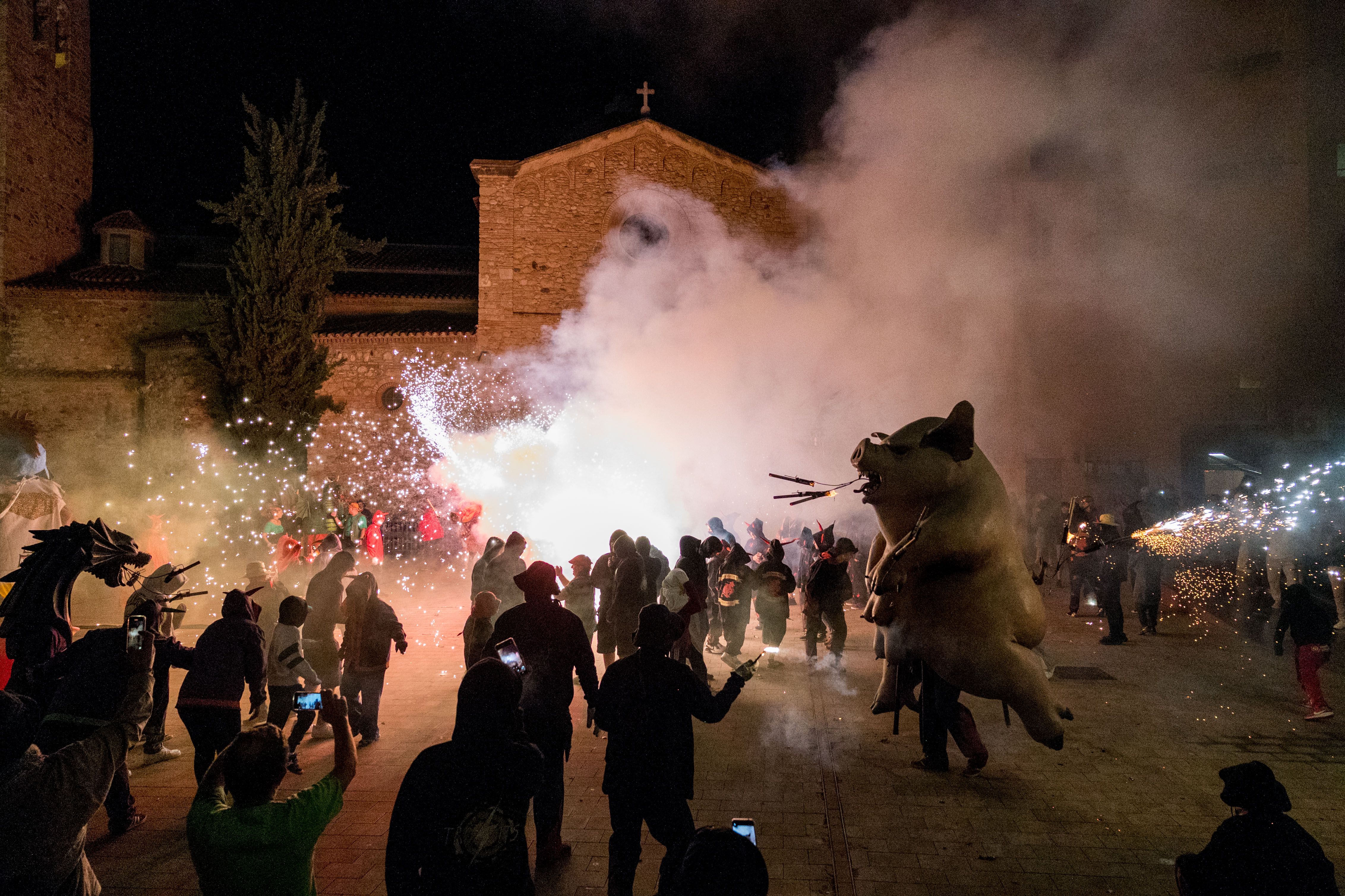 XII Trobada de Bèsties de Foc de Rubí per Sant Roc | FOTO: Carmelo Jiménez