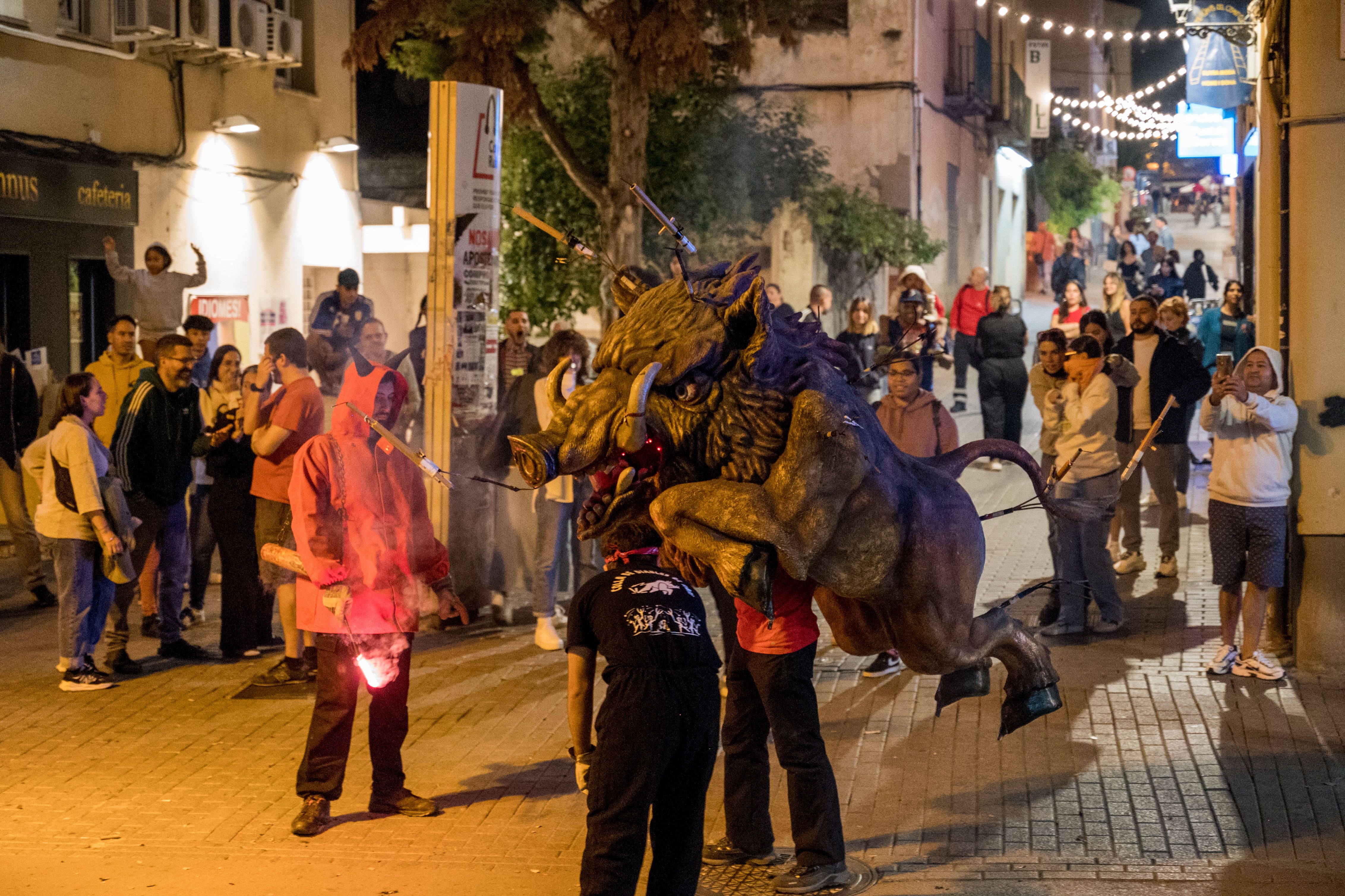 XII Trobada de Bèsties de Foc de Rubí per Sant Roc | FOTO: Carmelo Jiménez