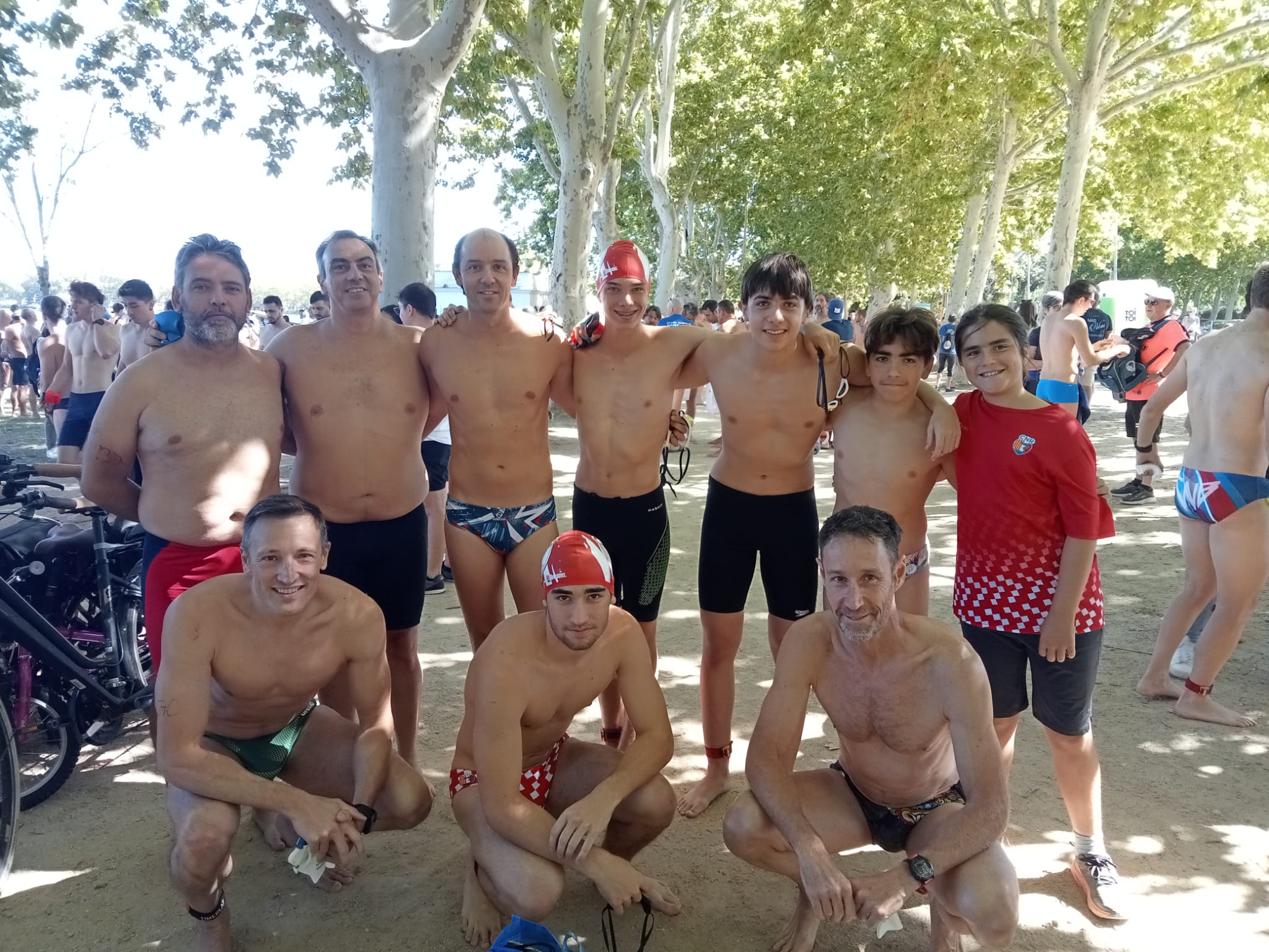 Participants del CN Rubí de la travessa estany Banyoles 2024. FOTO: Cedida