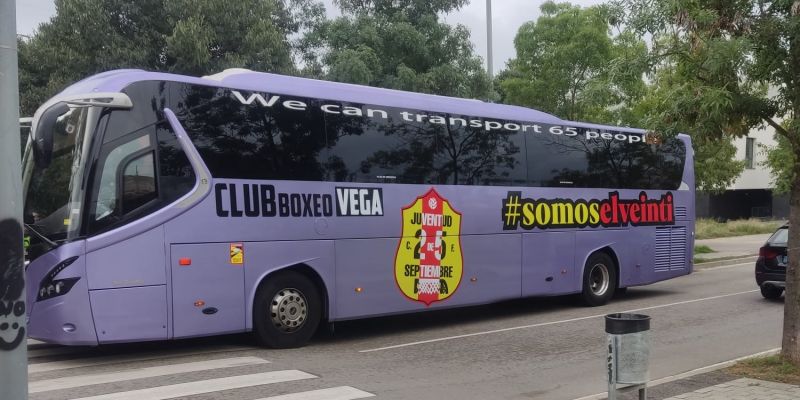 Nou autocar del Veinti pels desplaçaments fora de casa. FOTO: Cedida