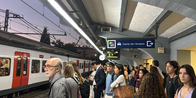 Aglomeracions a Sant Cugat per la incidència FOTO: TOT