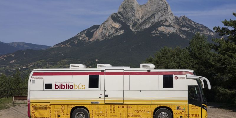 El bibliobús Pedraforca dona servei a les poblacions del Berguedà. FOTO: Diputació de Barcelona