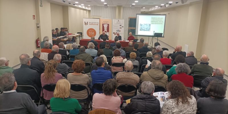 A la presentació han assistit una setantena de persones. FOTO: Pere Bel