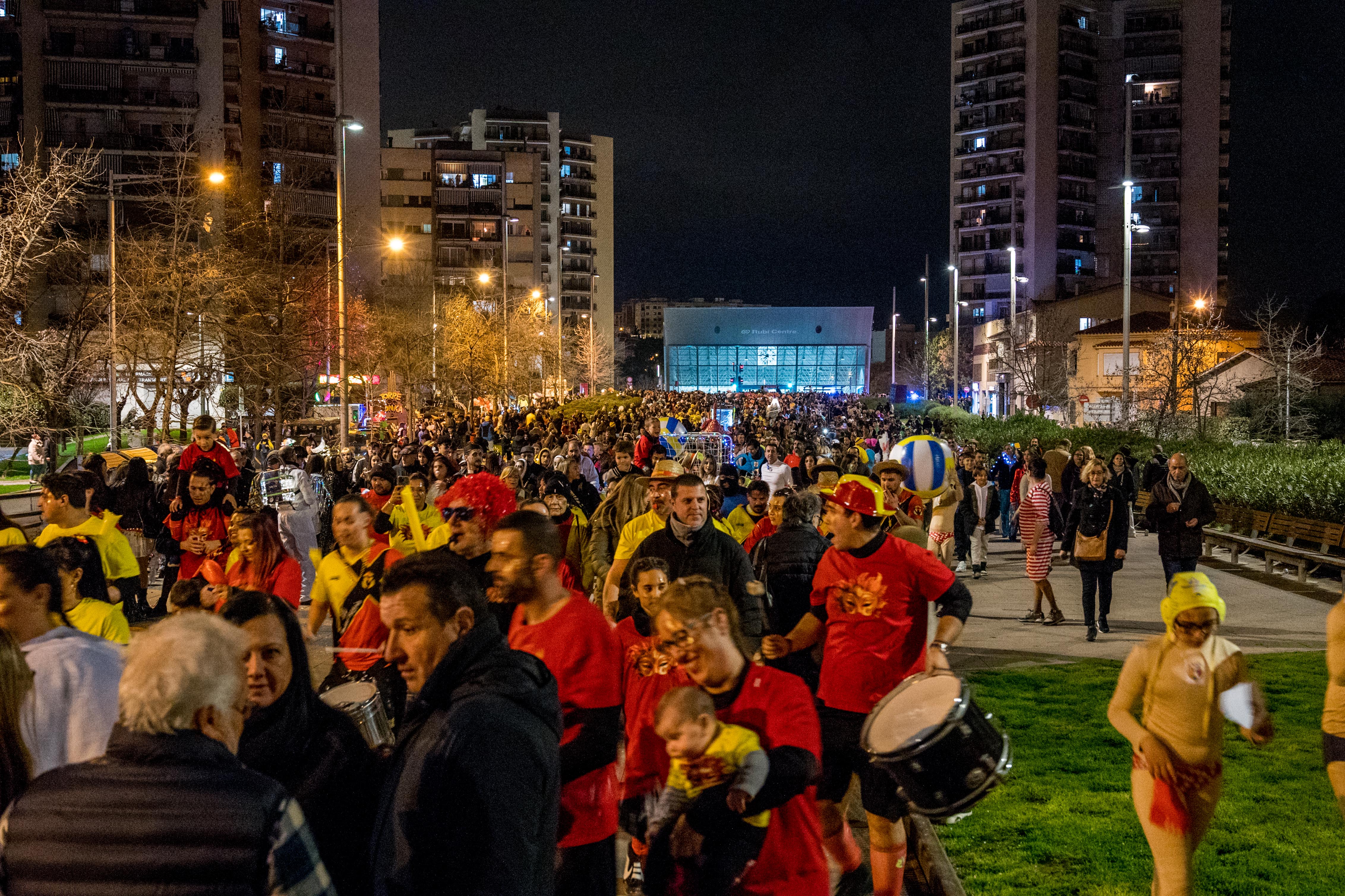 Rua de Comparses de Carnaval 2025 a Rubí FOTO: Carmelo Jiménez