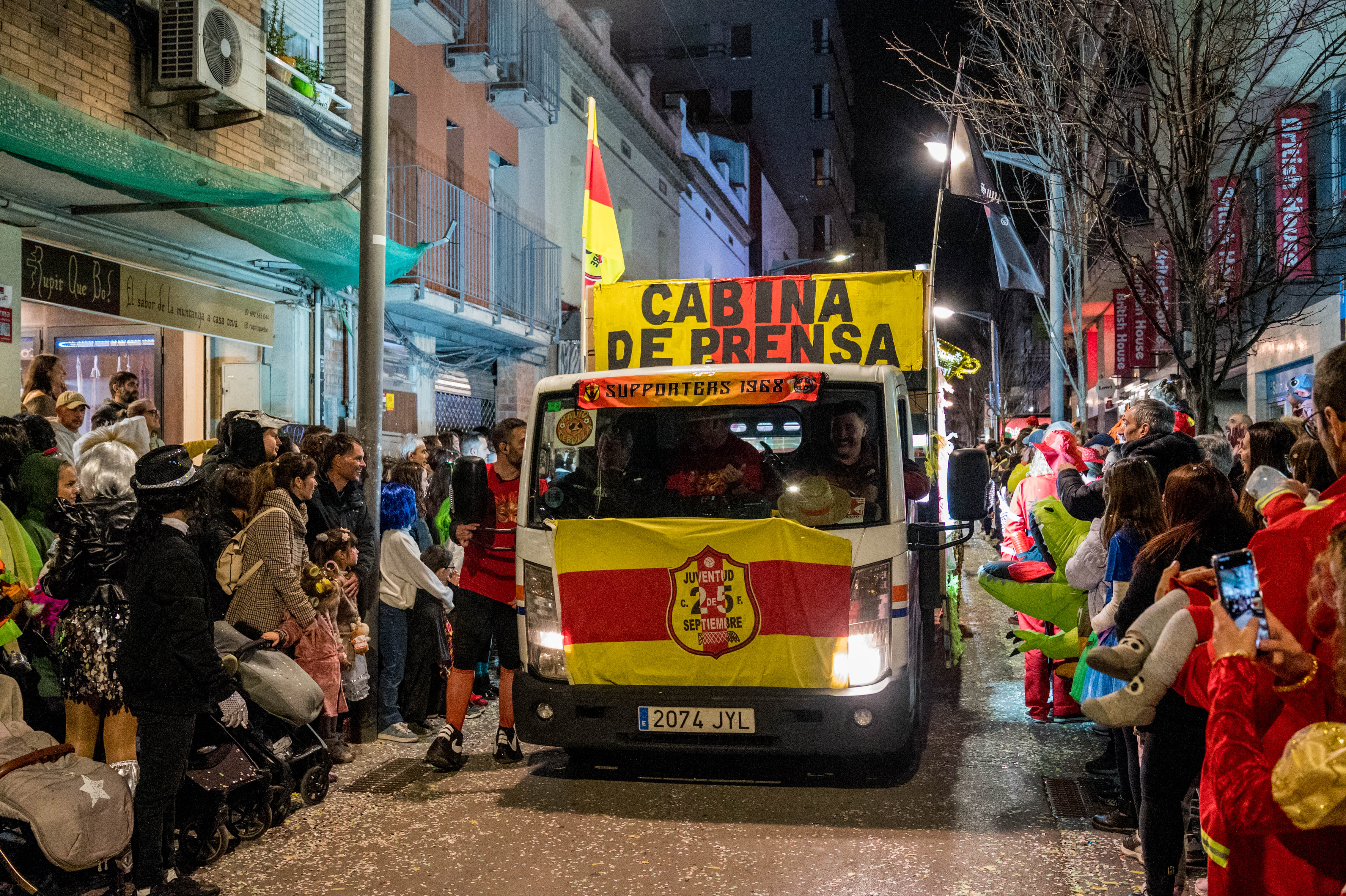 Rua de Comparses de Carnaval 2025 a Rubí FOTO: Carmelo Jiménez